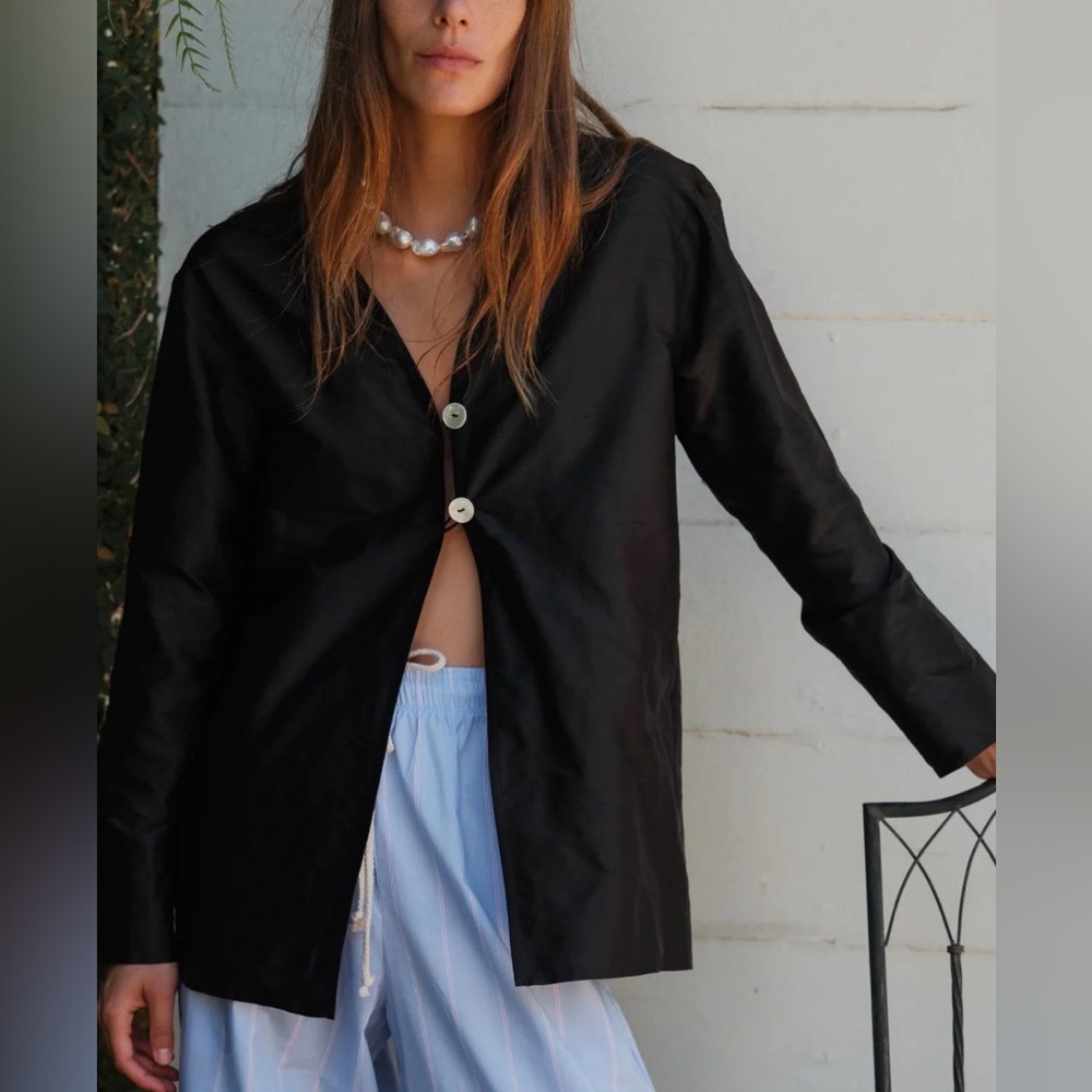 DONNI. Black Button-Front Long Sleeve Top
